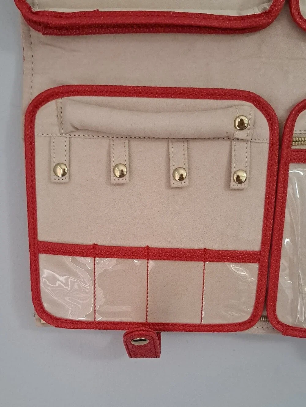 Kendra Scott Beige and Red Hanging Jewelry Organizer